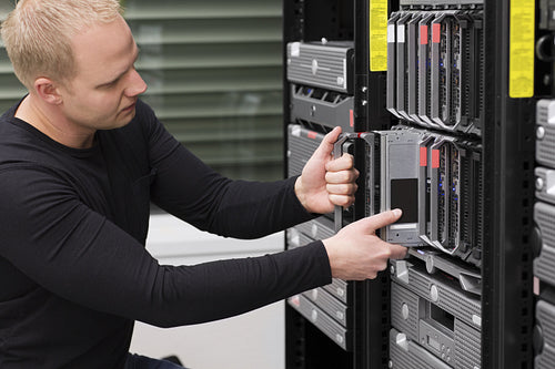IT Consultant Maintain Blade Server in Datacenter