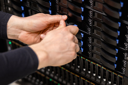 IT Professional Replacing Server Drive In Fiber San Storage