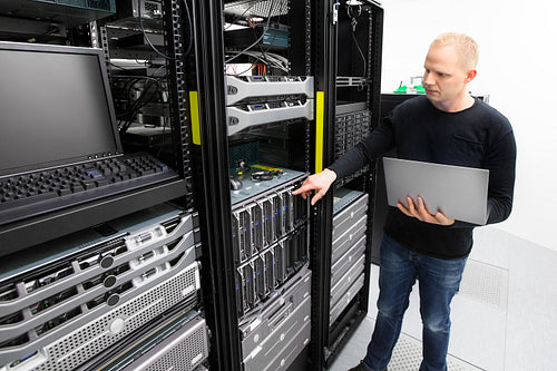 It consultant monitors blade servers in datacenter