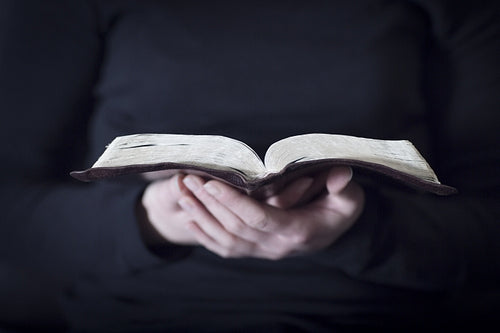 Women Reading the Bible