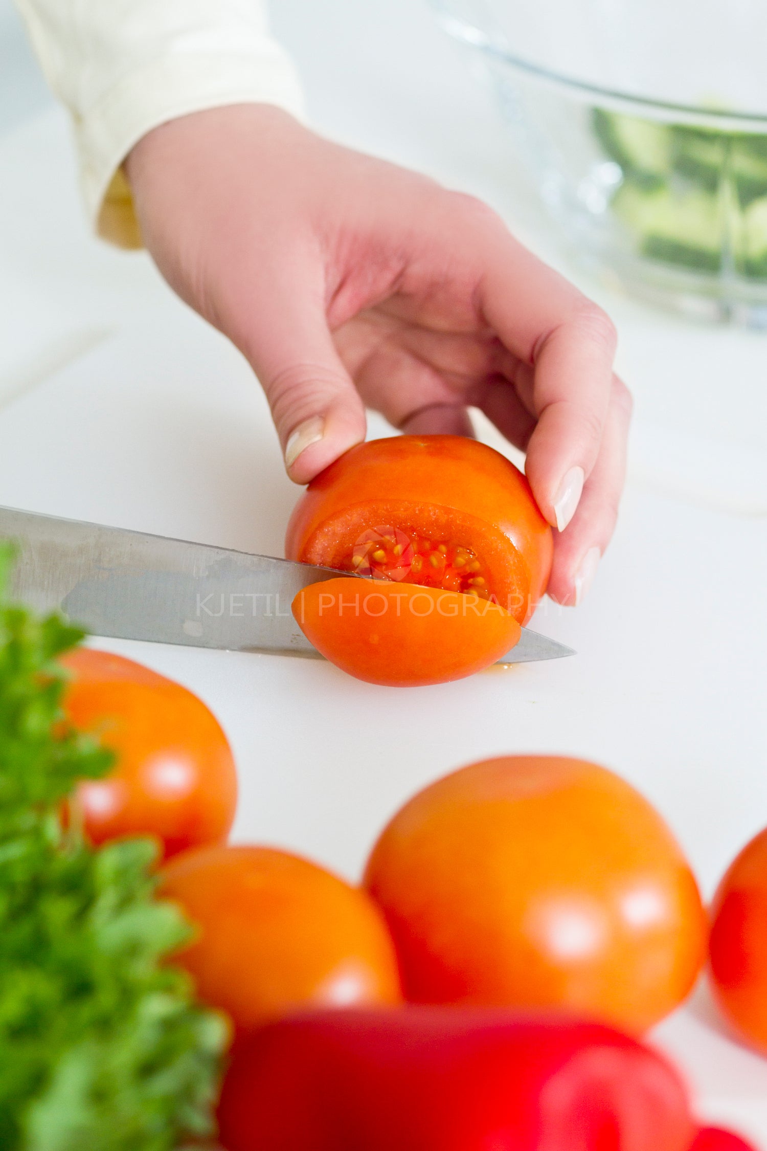 Cut Tomato to a Healthy Salad