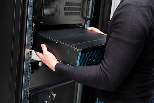 It consultant install network router in datacenter