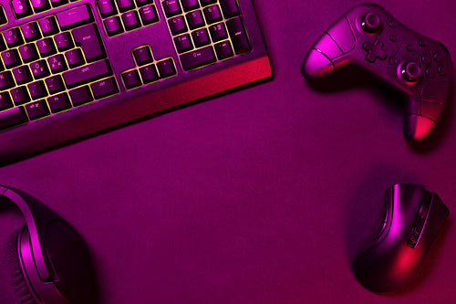 Illuminated gaming gadgets and controller